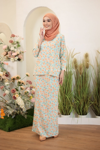 Embun Kurung In Grace Green